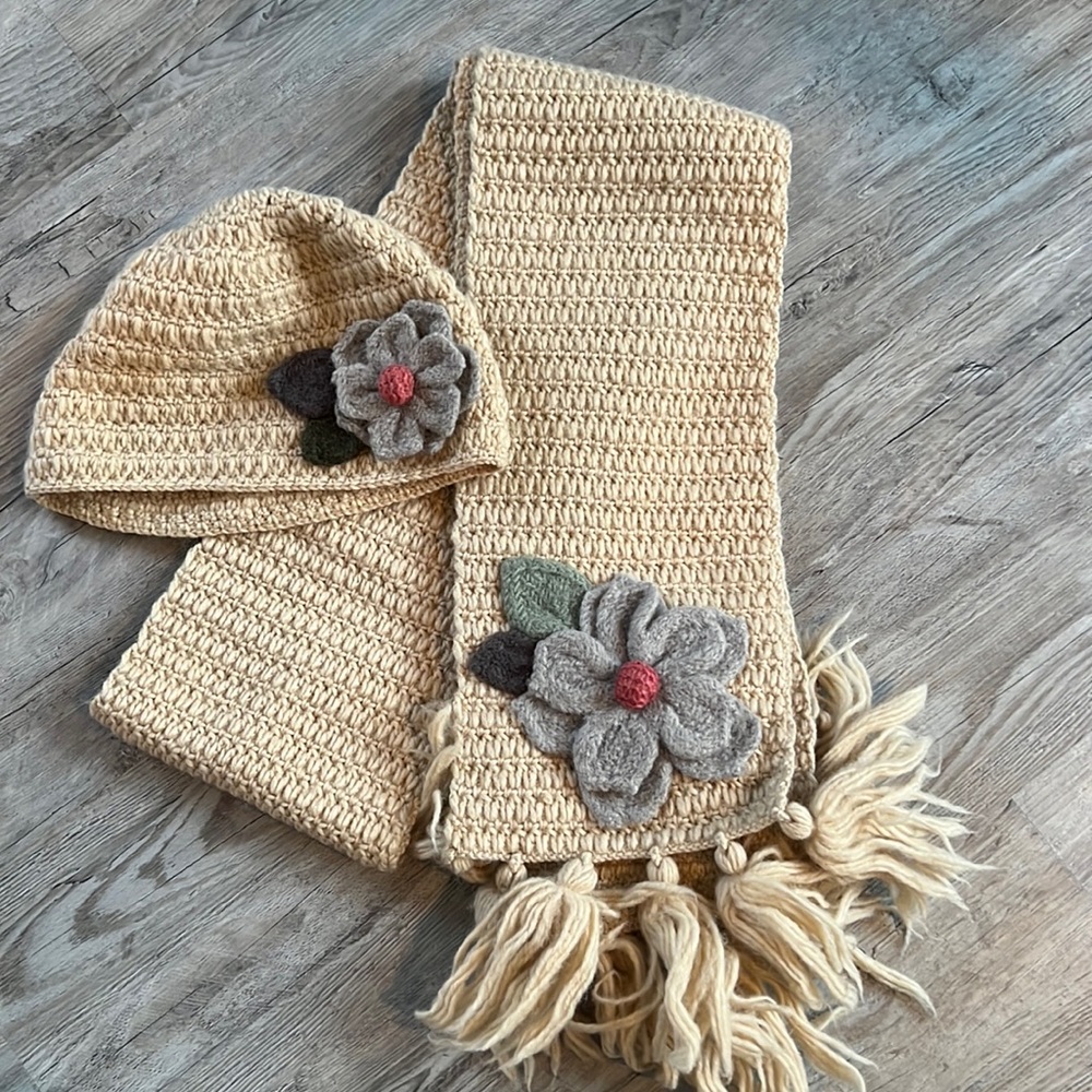 Boutique Hat and Scarf Set with Flowers